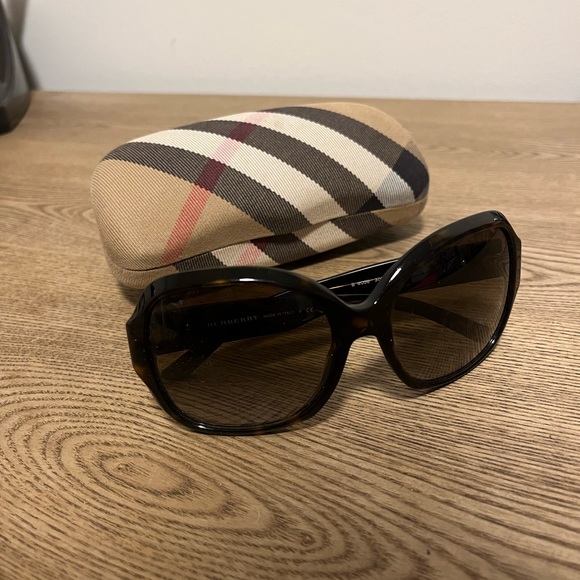 Burberry Sunglasses Women Ladies No Prescription Brand New Case Included - Picture 2 of 12